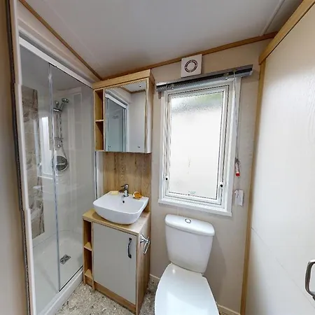 דירה Hiba Luxury At Parkdean Cayton Bay *