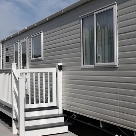 Hiba Luxury Caravan At Parkdean Cayton Bay Apartment *