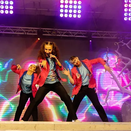 דירה Hiba Luxury At Parkdean Cayton Bay *