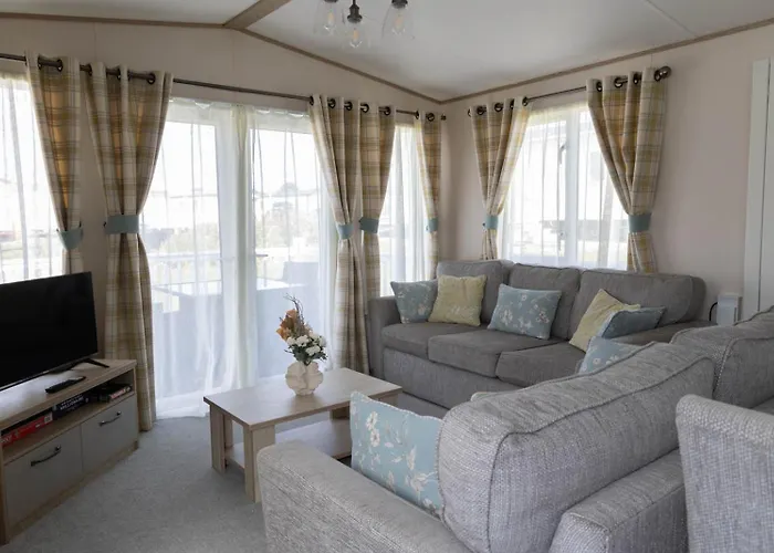 Hiba Luxury At Parkdean Cayton Bay *