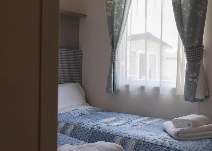 Hiba Luxury At Parkdean Cayton Bay *